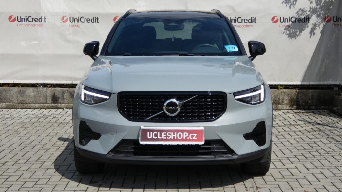 Volvo XC40 B3 mHEV Plus Dark aut. na operativní leasing