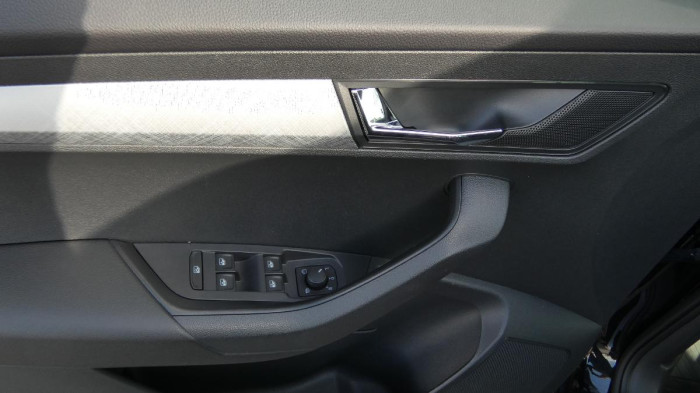 Škoda Karoq 1,5 TSI Ambition DSG na operativní leasing