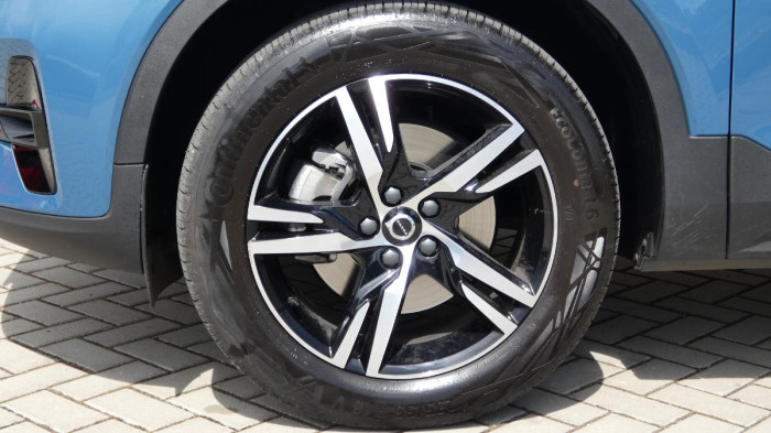 Volvo XC40 B4 AWD Plus Dark na operativní leasing