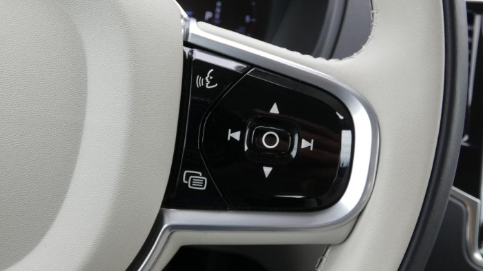 Volvo XC90 B5 AWD Momentum PRO na operativní leasing