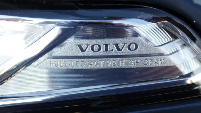 Volvo XC90 B5 AWD Drive-E mHEV Glossy Bla na operativní leasing