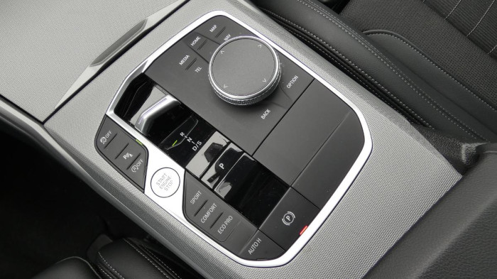 BMW Řada 3 320i Advantage na operativní leasing