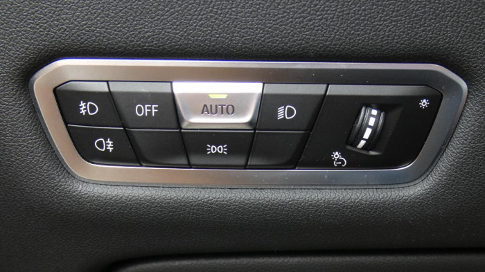 BMW X7 xDrive 40d Luxury na operativní leasing