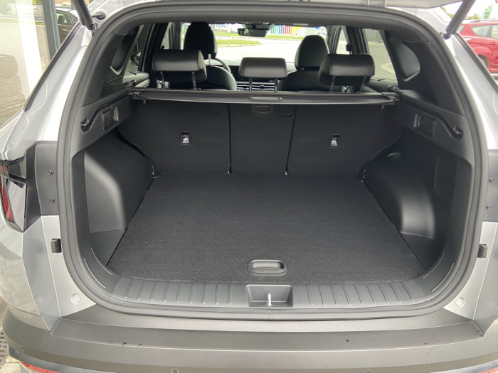 25 1,6 TGDI MT 20 YEARS LUXURY na operativní leasing