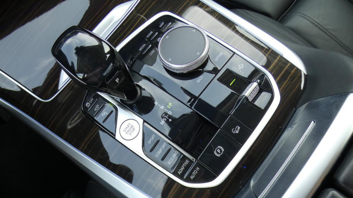 BMW X7 xDrive 40d Luxury na operativní leasing