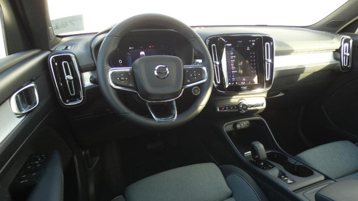 Volvo XC40 B3 mHEV Core aut. na operativní leasing