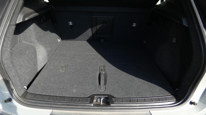 Volvo XC40 B3 Core DCT na operativní leasing