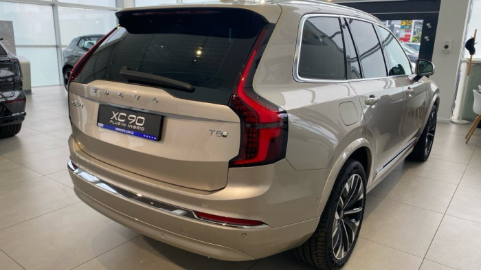 Volvo XC90 ULTRA BRIGHT, B5 AWD, 184+10 kW / 250+14 HP na operativní leasing