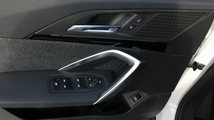 BMW X1 sDrive 18i DCT na operativní leasing