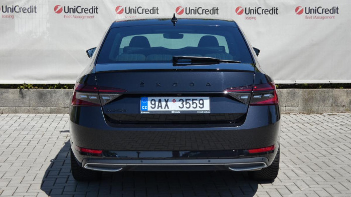 Škoda Superb 2.0 TSI DSG Sportline na operativní leasing