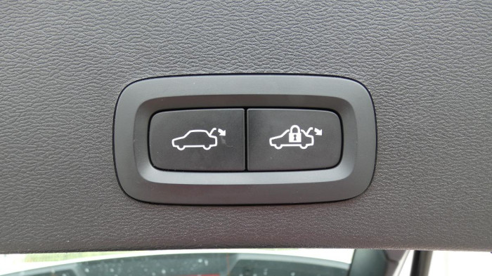 Volvo XC40 B3 mHEV Core aut. na operativní leasing