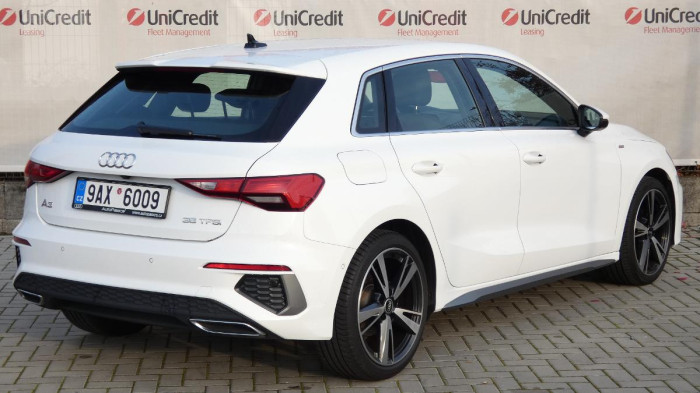Audi A3 35 TFSI Sportback S Line na operativní leasing