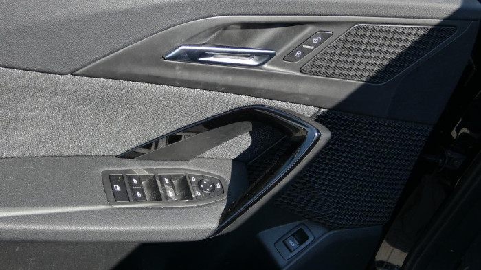 BMW X1 sDrive 18i na operativní leasing