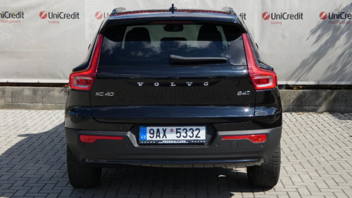 Volvo XC40 B4 AWD Core DCT na operativní leasing