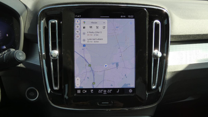 Volvo XC40 B4 AWD Core DCT na operativní leasing