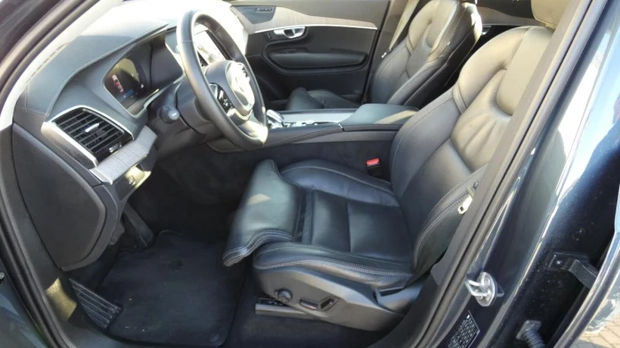 Volvo XC90 B5 AWD Drive-E mHEV Glossy Bla na operativní leasing