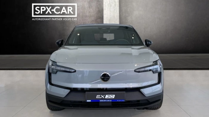 Volvo EX30 ULTRA, Single Motor Extended Range, 200 kW / 272 HP na operativní leasing
