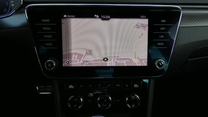 Škoda Superb 2.0 TDI DSG Sportline na operativní leasing