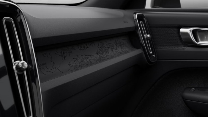 Volvo EX40 PLUS, Single Motor, 175 kW / 238 HP na operativní leasing