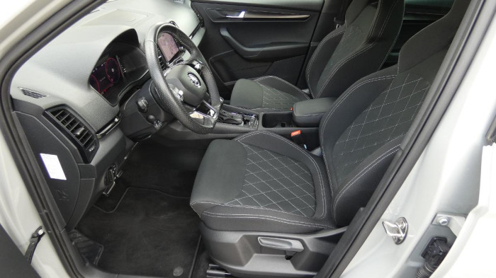 Škoda Karoq 1,5 TSI DSG Sportline na operativní leasing