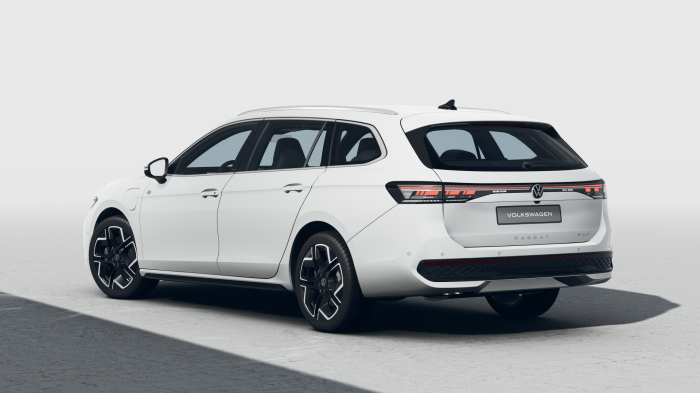 Volkswagen Passat R-Line 1,5 TSI 200 kW eHybrid na operativní leasing