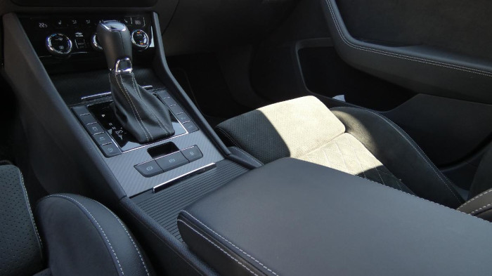 Škoda Superb 2.0 TSI DSG Sportline na operativní leasing