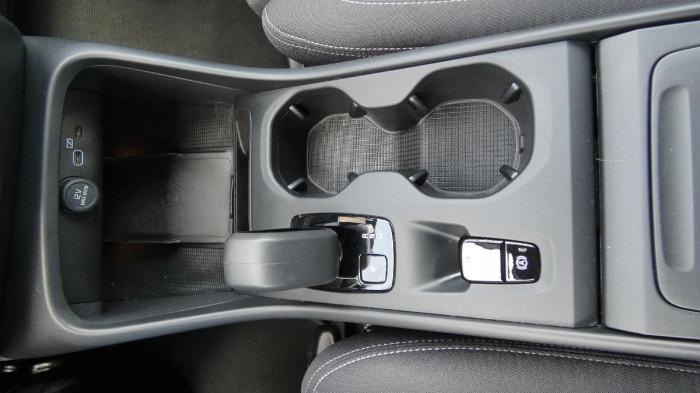 Volvo XC40 B3 mHEV Core aut. na operativní leasing