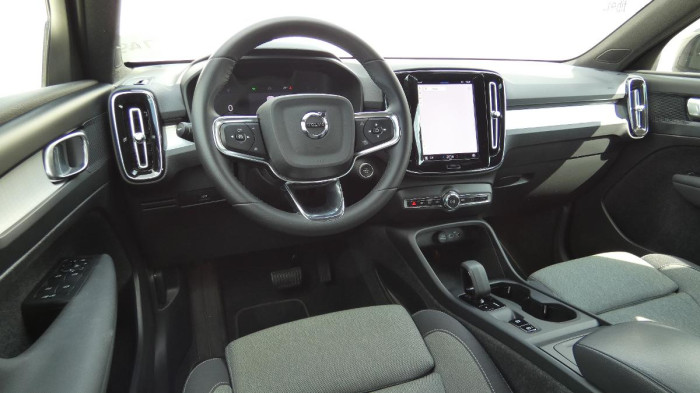 Volvo XC40 B3 mHEV Core aut. na operativní leasing