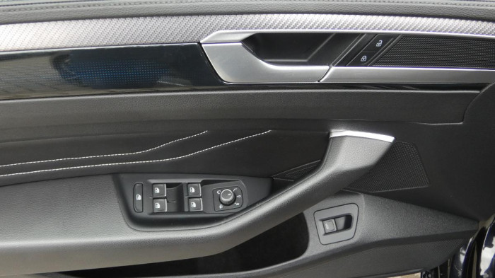 Volkswagen Arteon 2.0 TDI 147kW DSG R-line na operativní leasing