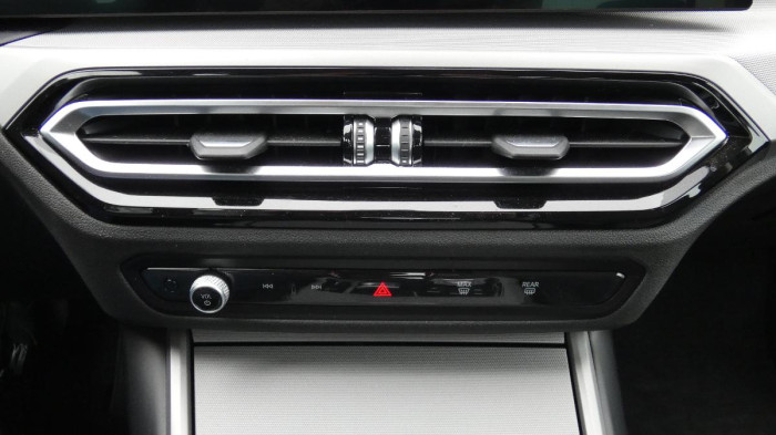 BMW Řada 3 320i Advantage na operativní leasing