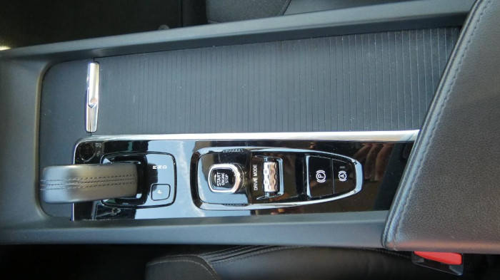 Volvo S60 B5 FWD Inscription Auto na operativní leasing