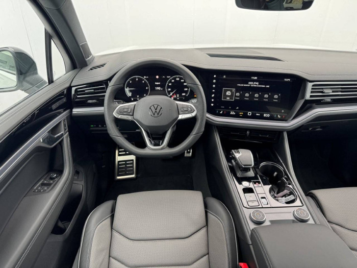 Volkswagen Touareg R-Line 8TT 4Motion 3,0TDI V6 / 210kW na operativní leasing