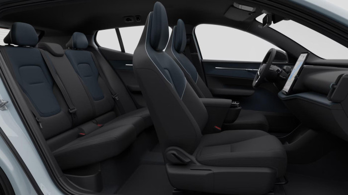 Volvo EX30 PURE ELECTRIC TWIN ENGINE PLUS na operativní leasing