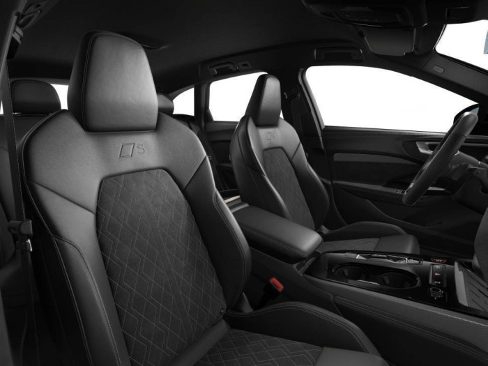 Audi S5 Avant TFSI 270 kW quattro STR na operativní leasing