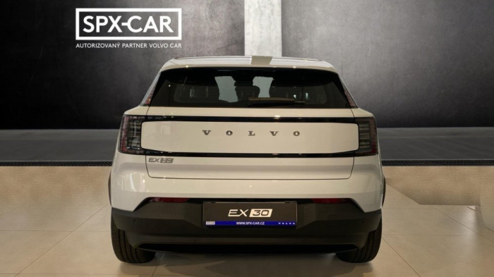 Volvo EX30 PLUS, Twin Motor Performance, 315 kW / 428 HP na operativní leasing