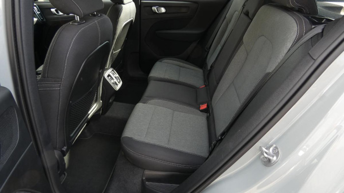 Volvo XC40 B3 Core DCT na operativní leasing