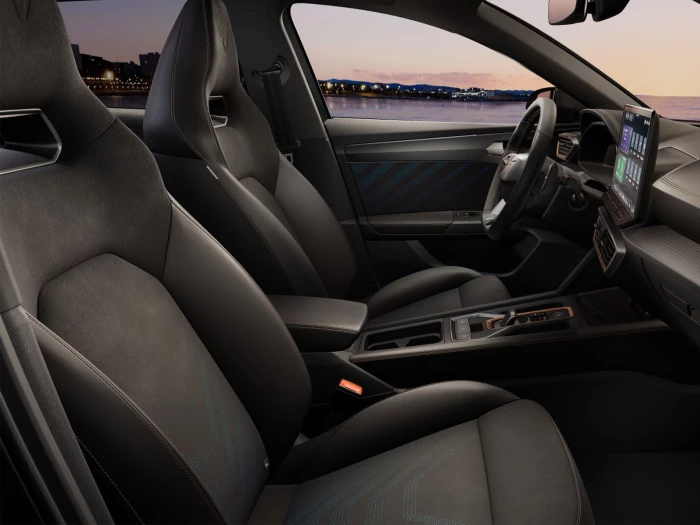Cupra Leon Hatchback VZ  2.0 TSI 221 kW DSG, 2.0 TSI 221 kW DSG na operativní leasing