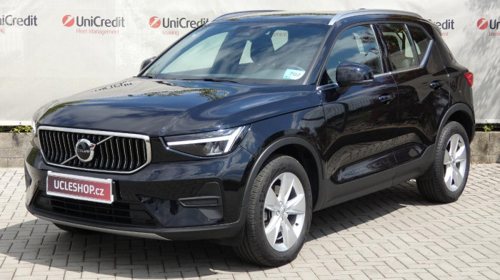 Volvo XC40 B3 Plus Dark na operativní leasing