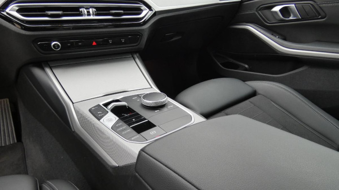 BMW Řada 3 320i Advantage na operativní leasing