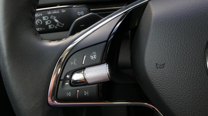 Škoda Karoq 1,5 TSI Style DSG na operativní leasing