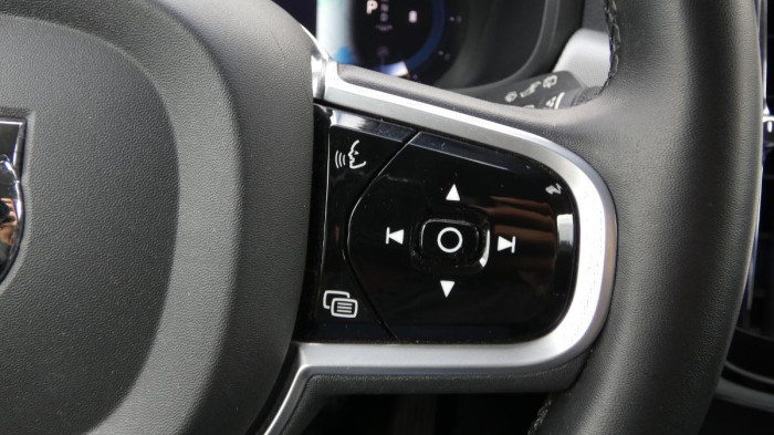 Volvo V90 B4 AWD Diesel Core na operativní leasing