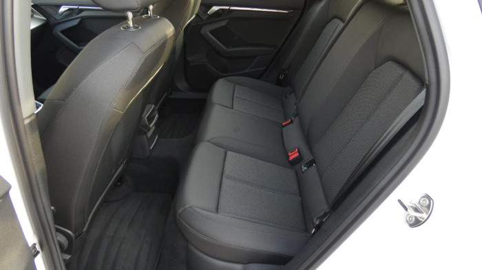 Audi A3 35 TFSI Sportback S Line na operativní leasing