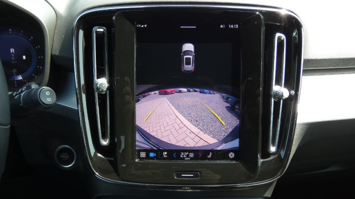 Volvo XC40 B4 AWD Plus Dark na operativní leasing