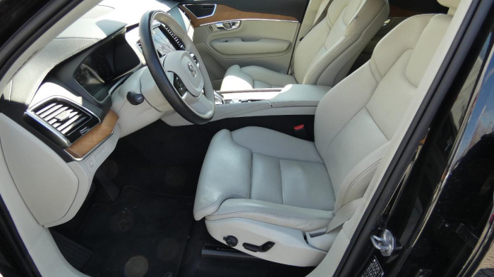 Volvo XC90 T8 Plug-in Hybrid Inscription, na operativní leasing