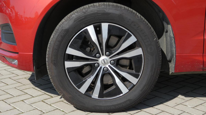 Volvo XC60 B4 AWD Momentum Pro Auto na operativní leasing