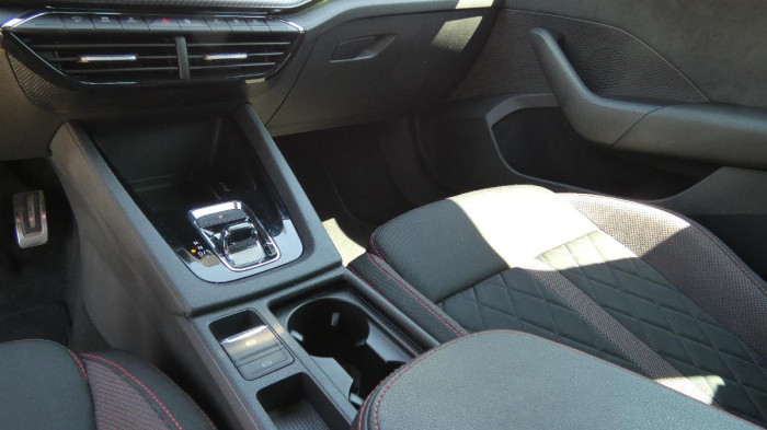 Škoda Octavia RS 2.0 TDI DSG na operativní leasing