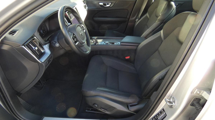 Volvo S60 B5 FWD Inscription Auto na operativní leasing