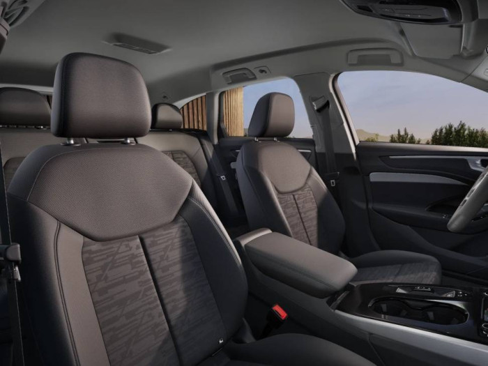 Audi A6 Limuzína TDI quattro 150 kW STR na operativní leasing