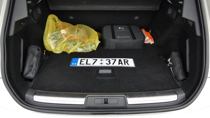 DS Automobiles DS7 Crossback 1.6 E-TENSE 300 EAT8 4x4 Perfo na operativní leasing