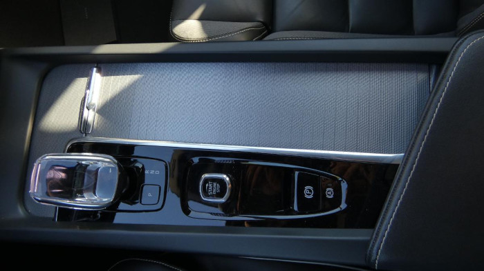 Volvo S60 B5 AWD Ultimate Dark na operativní leasing